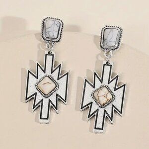 Western Vintage Style Earrings with White howlite stones - NEW